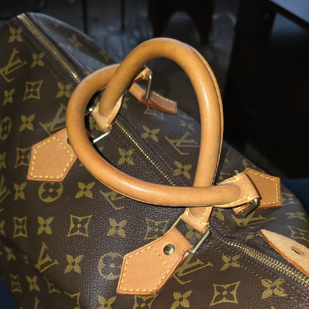 Louis Vuitton Monogram Canvas Speedy 40 - Picture 16 of 17